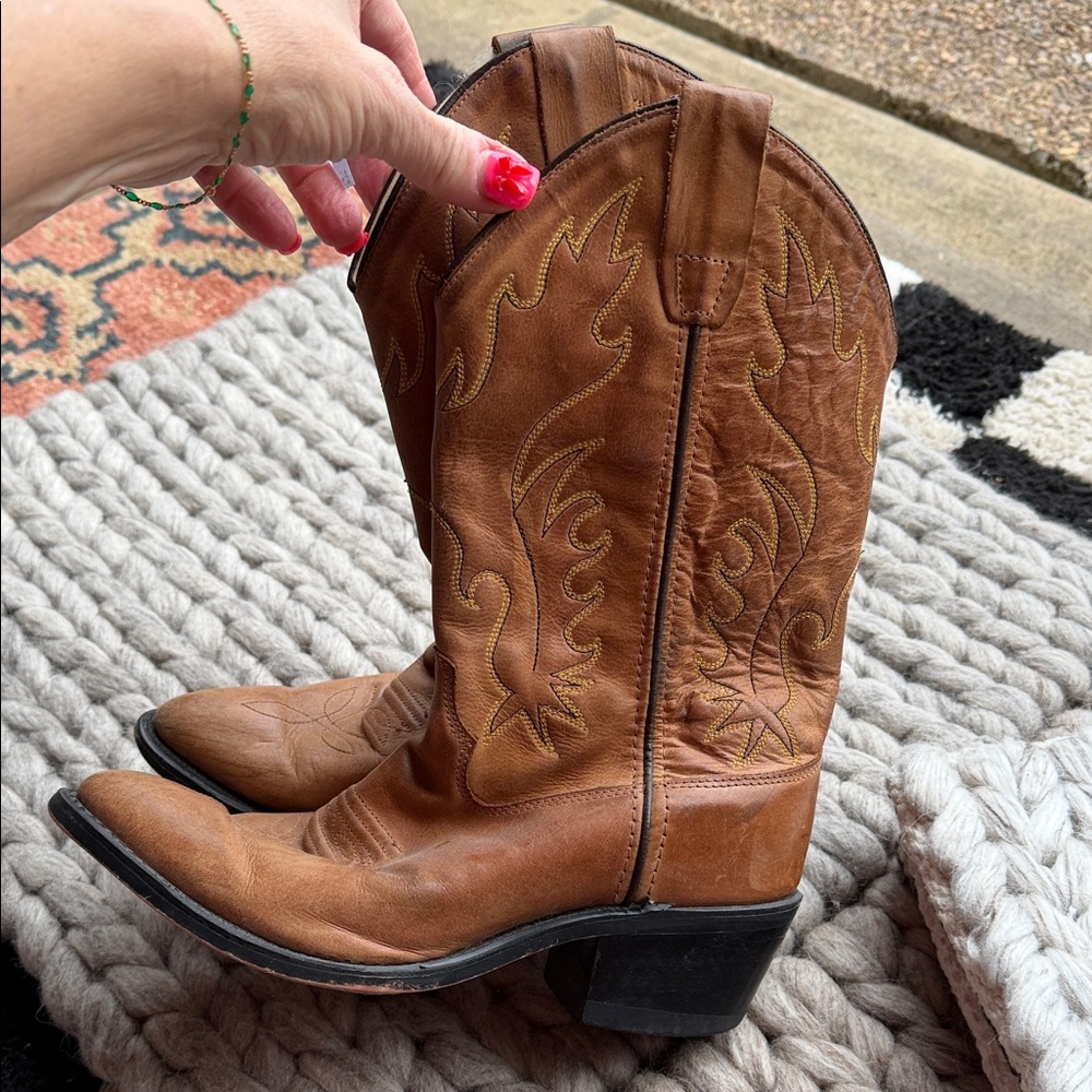 VINTAGE Kids Old West Tan Brown Western Cowboy Boots - yellow & black stitching - Picture 2 of 16